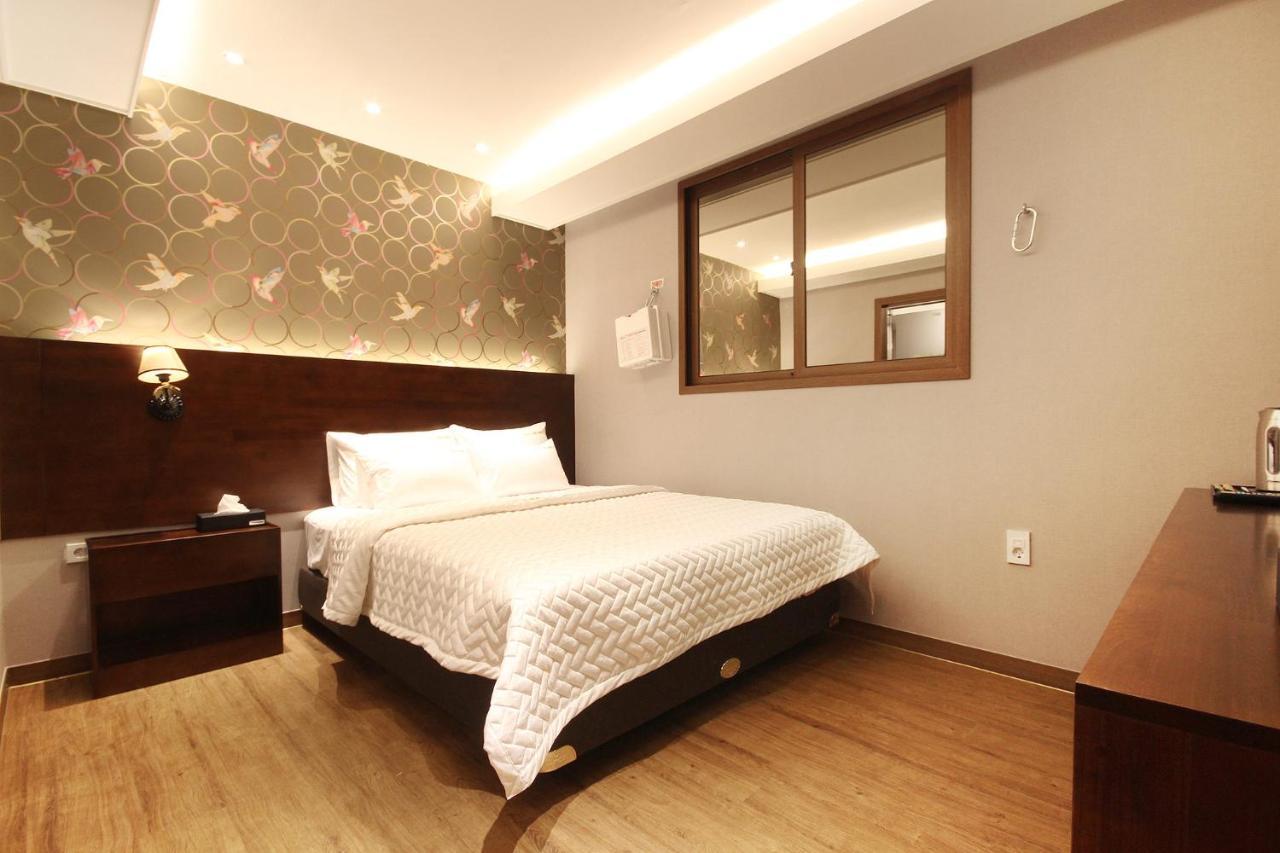 Hotel Momo Busan Exterior photo